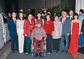 赌王家的聚会：奚梦瑶轻松自在，何超莲秀出好身材，71岁三姨太抢尽风头缩略图