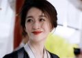 49岁的李小冉，白裙穿出新高度，但副乳有点抢镜呢！缩略图