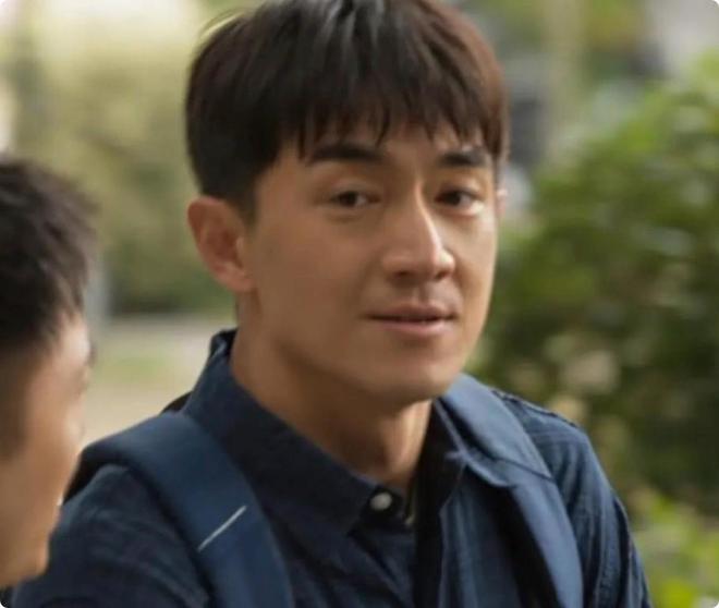 彭冠英与三位童年男神的较量：谁才是真正的玉树临风？