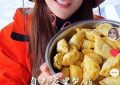 朱迅50岁直播吃美食，网友：这表情咋这么怪？认不出了！缩略图
