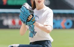 林志玲棒球场首秀，萌舞步引得全场尖叫，身材碾压韩国女团！缩略图