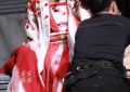 哇塞！李一桐夜晚拍戏遭遇惊悚一幕，大蜈蚣竟钻进了她衣袖里！缩略图
