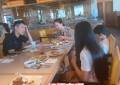 张兰和小玥儿的度假时光，10岁小脸蛋儿超可爱，跟大S的V脸大对比！缩略图