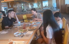 张兰和小玥儿的度假时光，10岁小脸蛋儿超可爱，跟大S的V脸大对比！缩略图