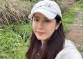 曾黎西安街头现身，拖鞋排队买小吃，蹲地吃饭引围观缩略图