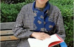 65岁倪萍大变身，瘦身后穿格纹裙搭丝巾，美得不敢认！缩略图