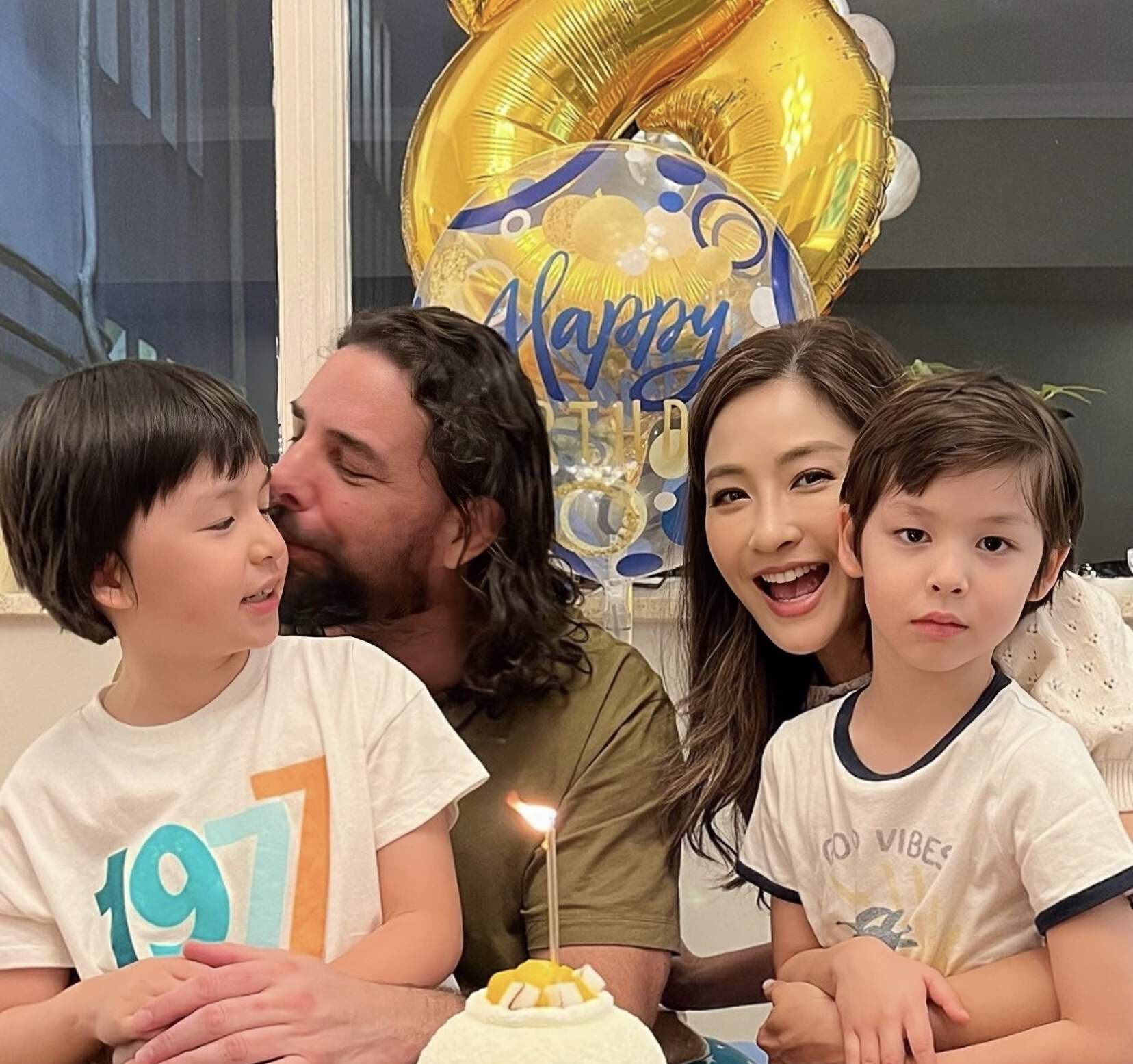 9岁小萌娃庆生，颜值逆天，港模妈妈曾两次宽恕出轨爸爸