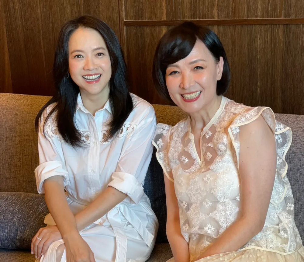 曾志伟前妻泪别舞台，三癌困扰下的生活曝光，女儿曾宝仪温暖相伴