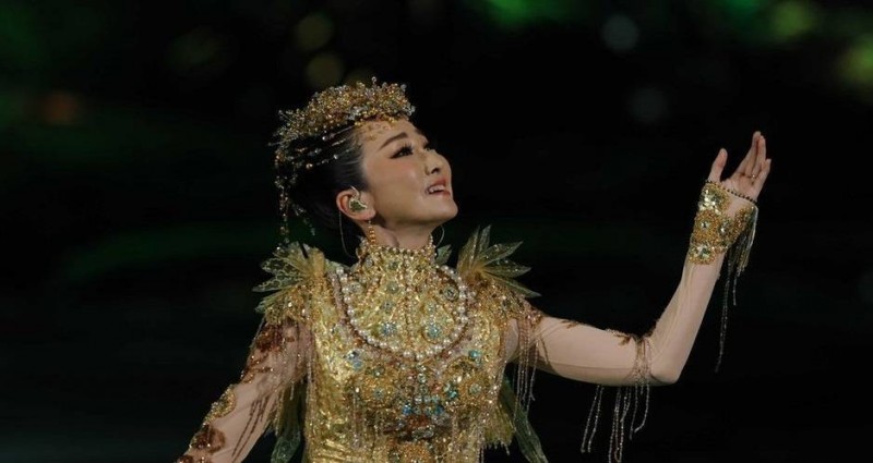 萨顶顶的音乐旅程：这些年她坚持了啥？