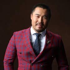 额尔德尼：内地硬汉，网络电影界的闪亮新星