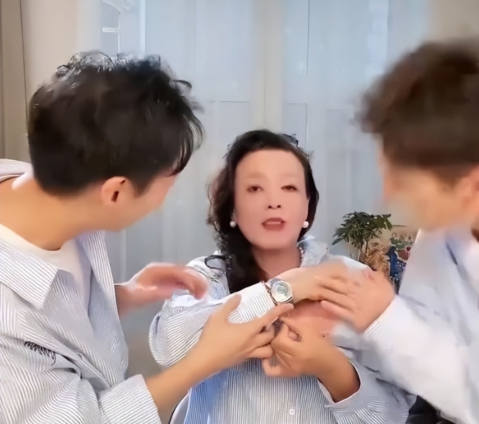 张兰炫富：儿媳送的天价手表，800万的孝心投资，大S看了都羡慕不已！