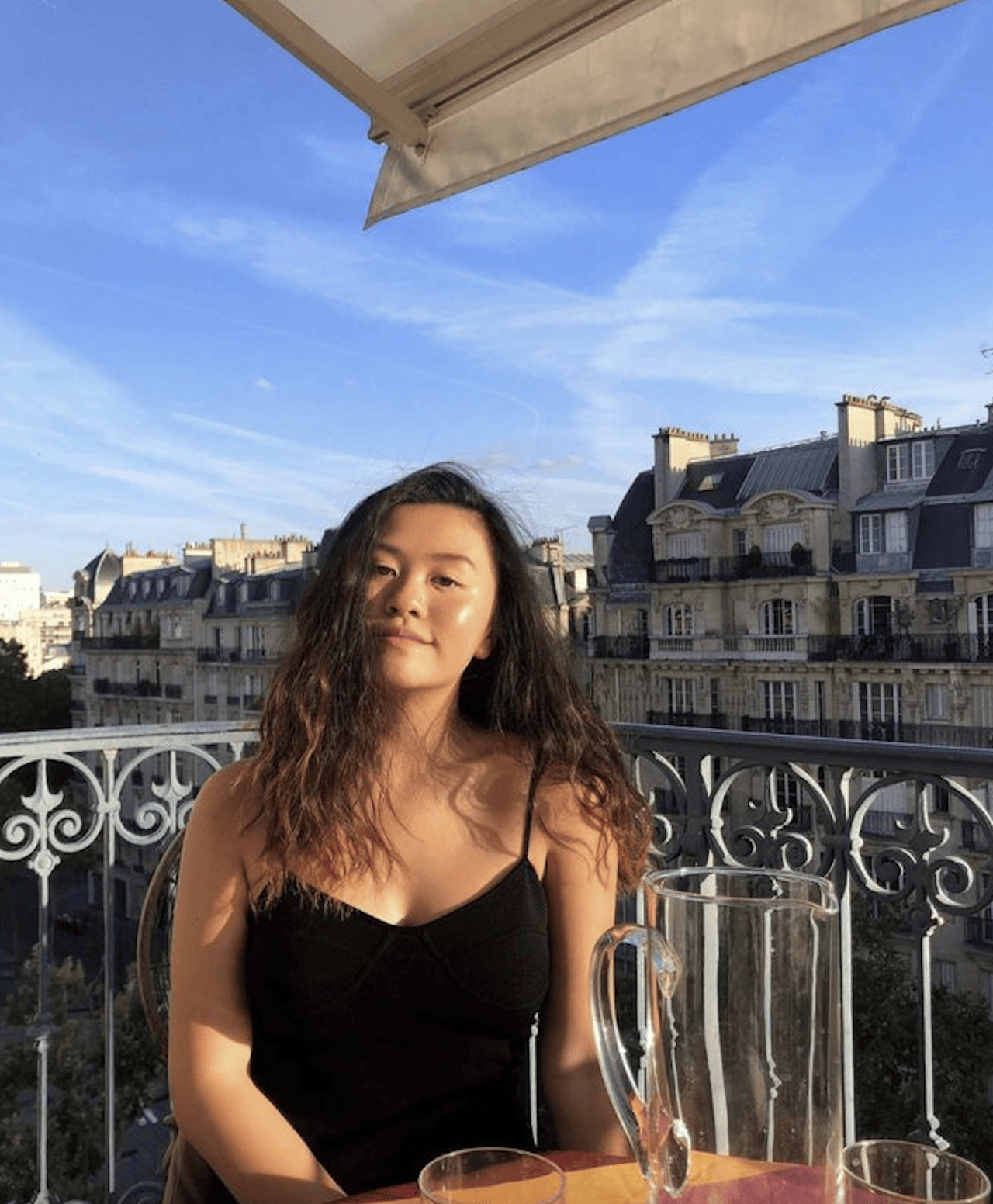邱淑贞的二女儿兼职当模特，20岁了身材超好气质也棒，长得越来越像妈妈