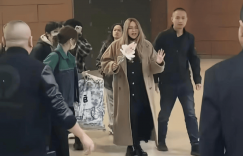 52岁张惠妹瘦身成功！下巴变尖穿厚底鞋照样稳当缩略图