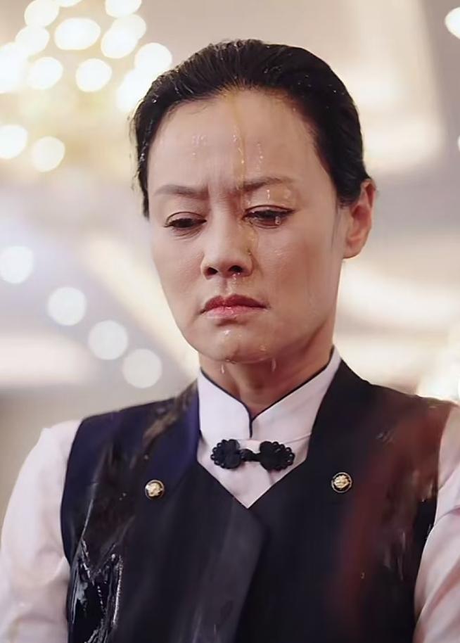 这世界真疯狂，霸道总裁居然爱上更年期的我，老年剧市场竞争激烈