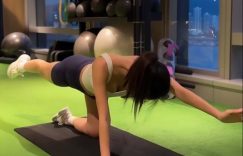 香港女星怀孕后身材更丰满啦，孕肚挺着还坚持运动，宝宝预估明年春天出生缩略图