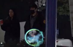 46岁的冯绍峰又传新恋情？中年男星爱网红，工作室回应了缩略图