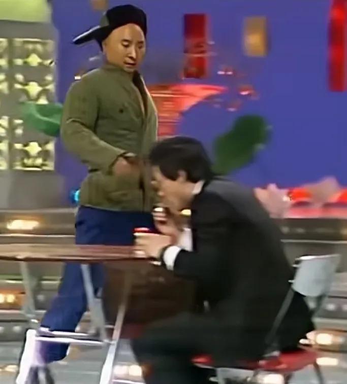 陈佩斯和朱时茂30年后再聚首，俩大爷都激动得眼圈红了！