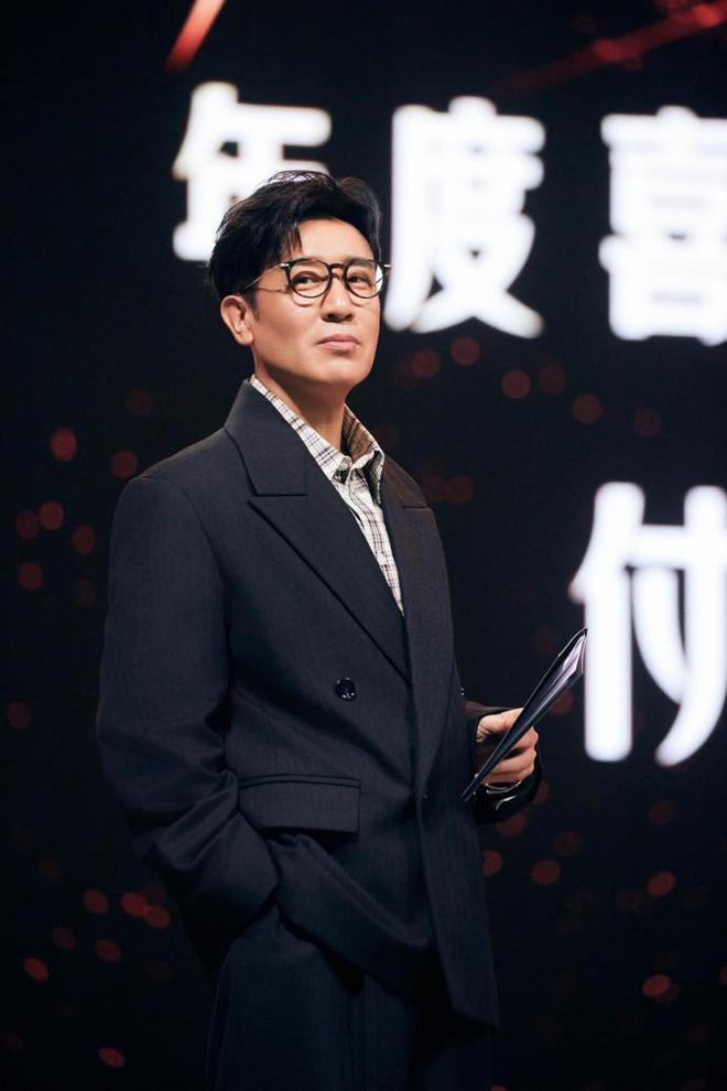 澳门之夜,53岁于和伟再夺年度实力男演员,惊艳全场!插图1 澳门之夜,53岁于和伟再夺年度实力男演员,惊艳全场!