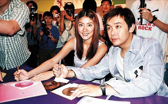 给天王天后写歌的音乐才子，为了患癌的妻子搬去英国，还把继子当亲儿子养！