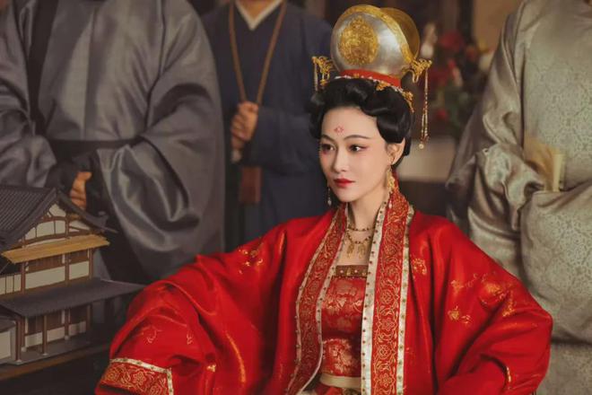 揭秘清明上河图：她让宋朝美女有了脸！骨灰当花肥，疯批人设超带感