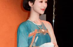 杨紫32岁魅力爆表！央视点赞，一笑让河南火上热搜缩略图