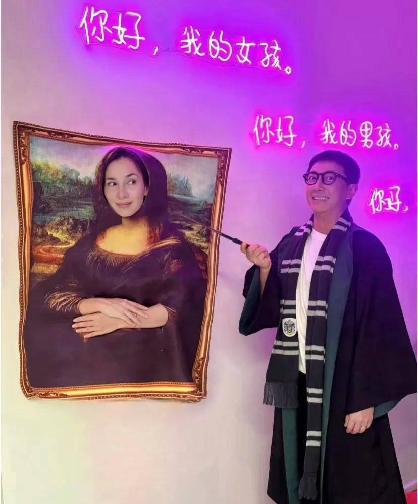 卢靖姗晒出一家三口的照片，北京的家超抢眼，韩庚的爱意满满像蒙娜丽莎的微笑