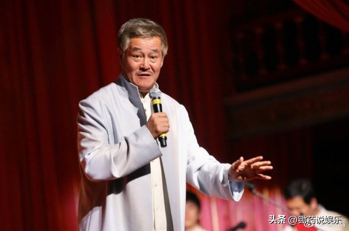 辽宁卫视春晚明星名单公布！赵家班再次担纲主力，宋小宝领衔，你期待吗？