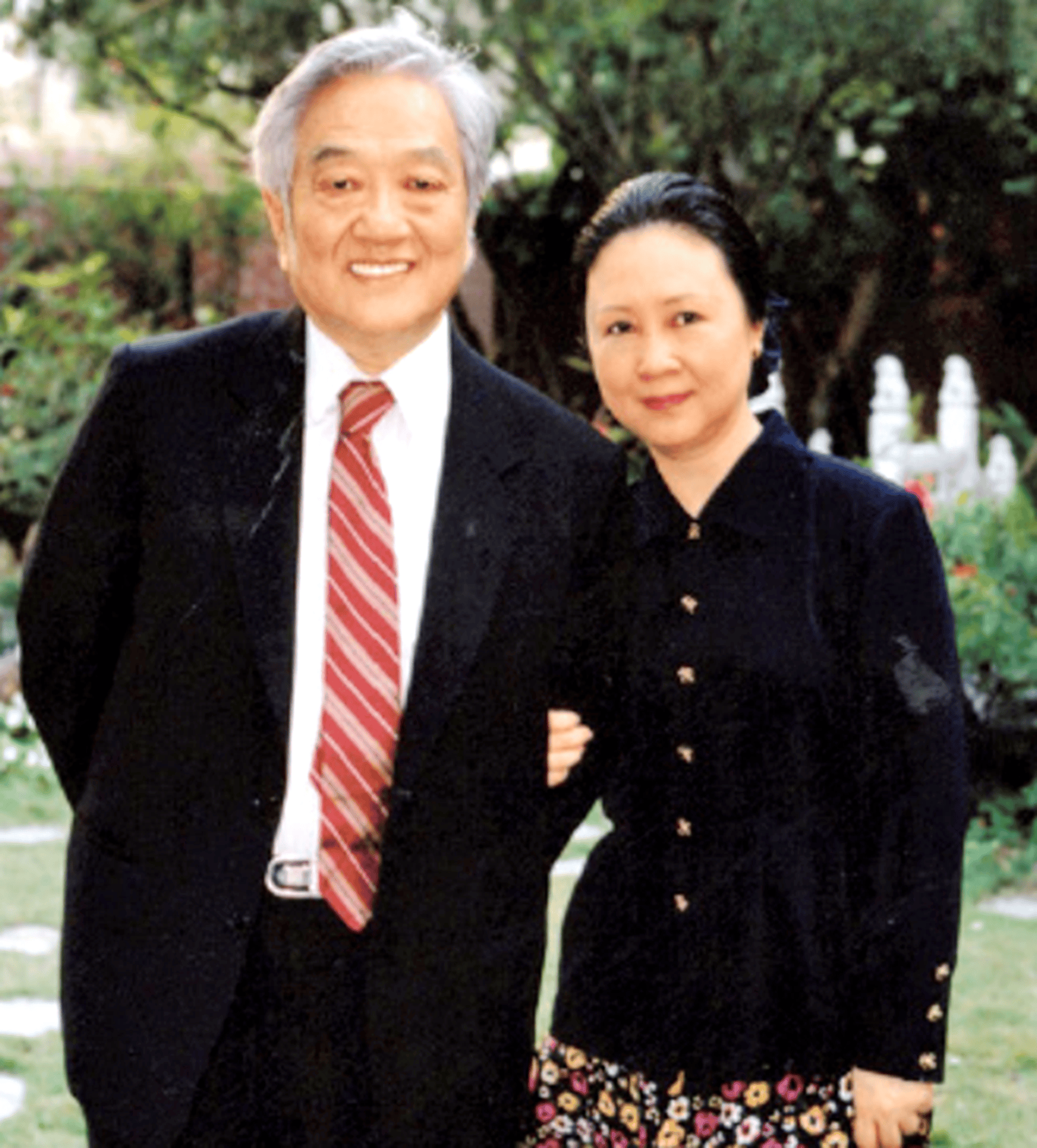 琼瑶的老公原来的妻子林婉珍去世了！她和鑫涛有三个孩子