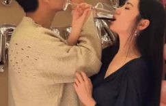 于晓光爸妈给秋瓷炫办生日宴，全家扭秧歌拍照笑翻天缩略图