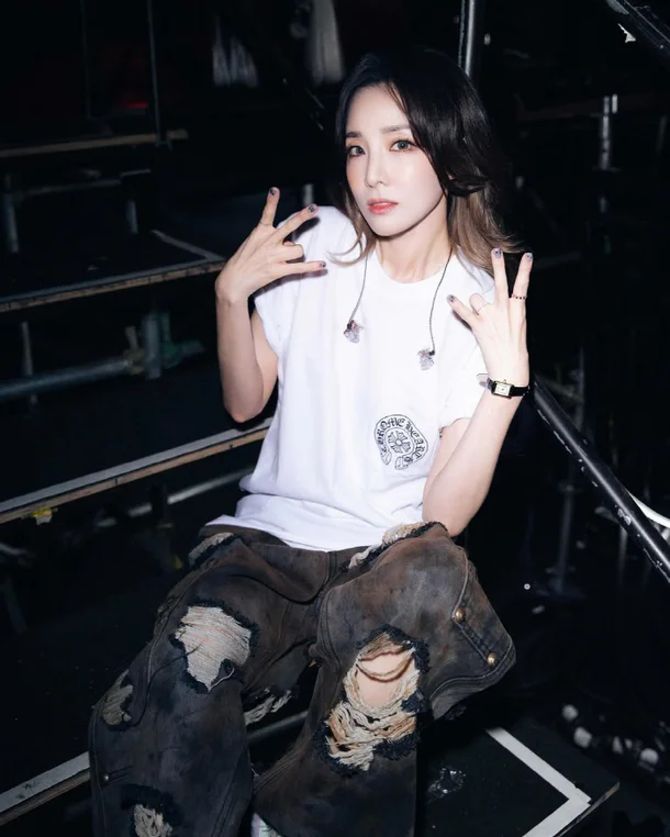 韩国女星说自己成年了却和未成年约会，网友都炸了