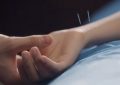 2025年开年超甜剧今晚开播啦！张凌赫首次挑战禁欲风中医，江苏台要火啦！缩略图