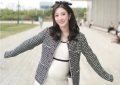 何依婷挺着7个月孕肚庆生！少女感十足，身材一点没变，妈妈级女星真幸福缩略图
