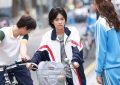 白鹿的新剧校服造型曝光，短发素颜超亲民缩略图
