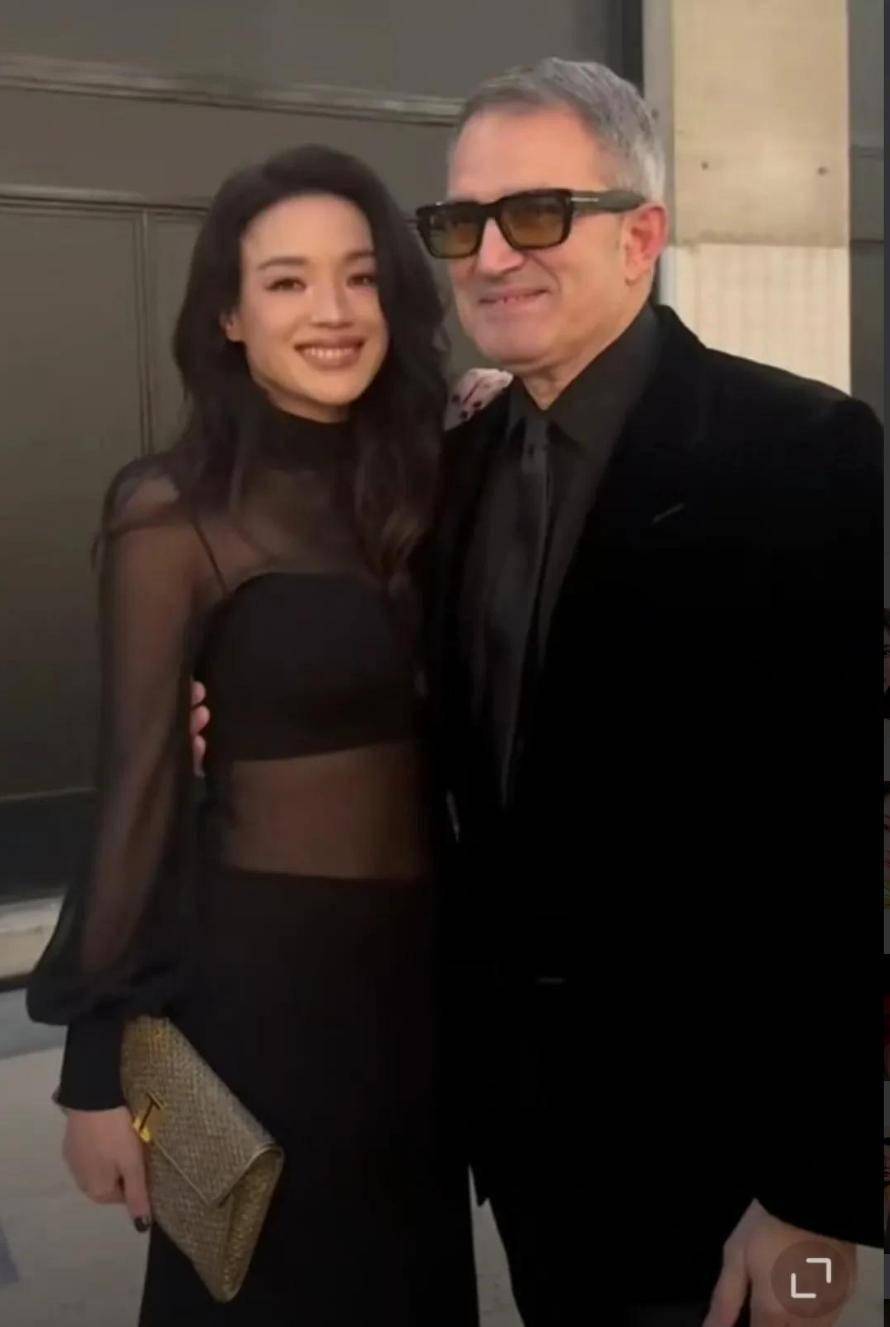 舒淇巴黎黑纱装太惊艳！48岁天然美胜过科技脸，这才是真女神
