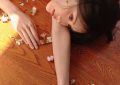 孟子义穿花裙子戴金色耳环，超亮眼大方缩略图