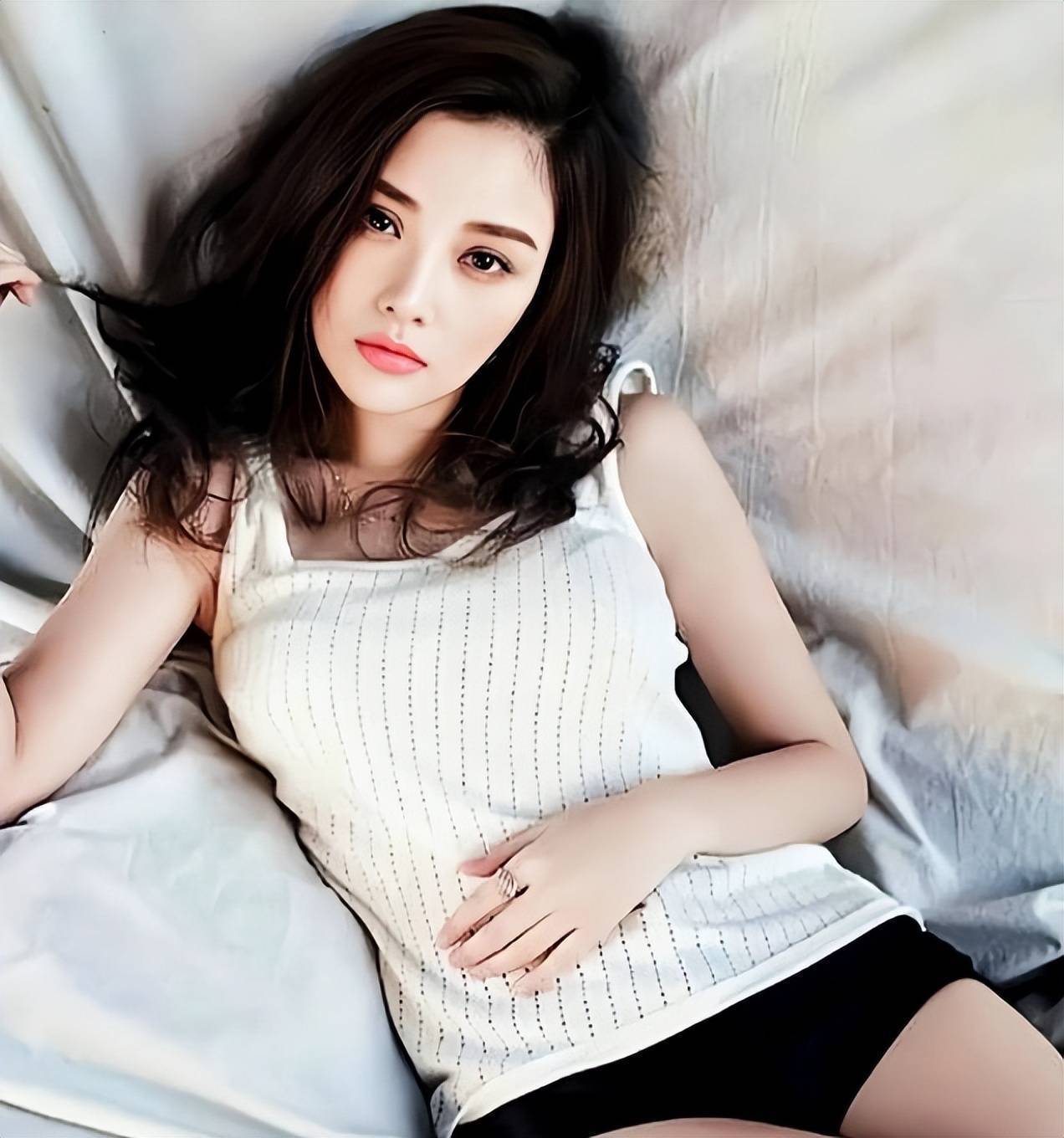 清纯玉女人设垮了，下一个轮到谁？