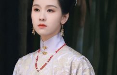 全程苦瓜脸，说话嘴都张不开，老戏骨温峥嵘也带不动这个拖油瓶！缩略图