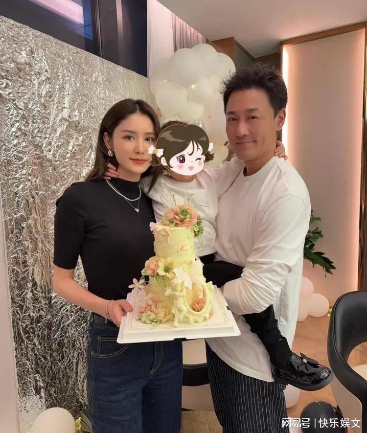 林峯老婆张馨月换保姆的小插曲，离开前两次检查行李箱，网友们都沸腾了