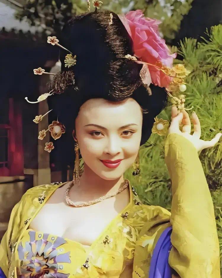 泪奔！最美杨贵妃周洁癌症晚期求助刘晓庆，花27万包机回国五天后走了
