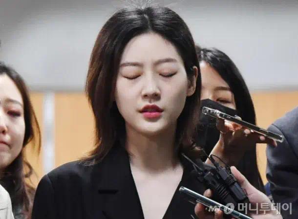 金赛纶没找家里人帮衬，自己欠了千万韩元医药费却向朋友求助