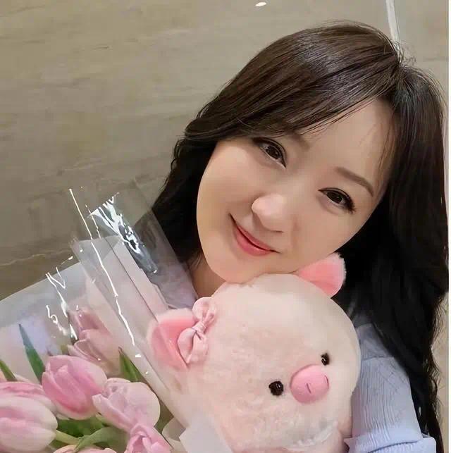 杨钰莹顶楼种菜14年，拒接百万生意，还被卷入豪门走私风波