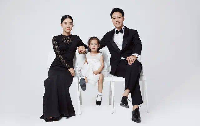 陶昕然离婚还顺便帮何建泽火了一把，前夫不仅长得帅演技也超好，真是低调到不行啊