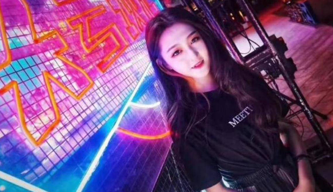 太让人心疼了！世纪婴儿千千离开了，又美又有才，才25岁啊