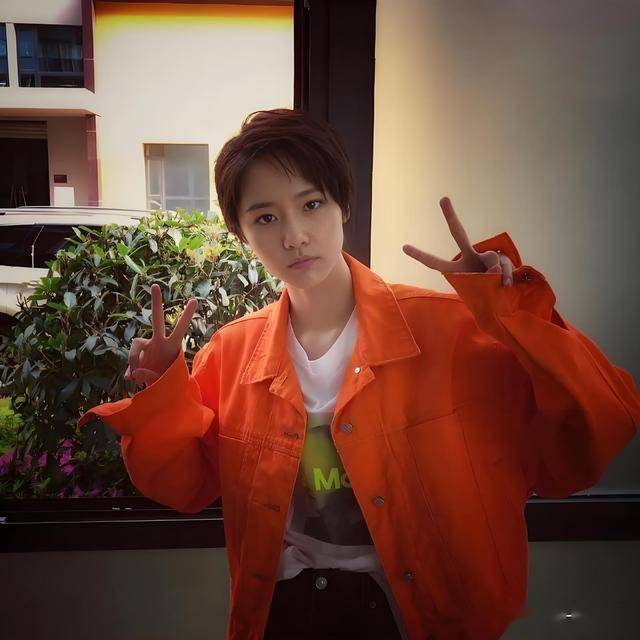 成果半夜发帖说：这次我不想再做宅男女神了，撕掉标签，做自己！