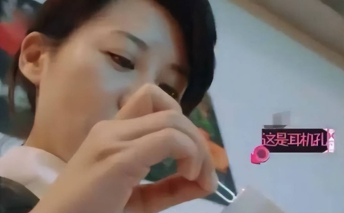 助理帮忙穿袜子，妈妈来收拾行李，这些娱乐圈的巨婴明星也太离谱了吧