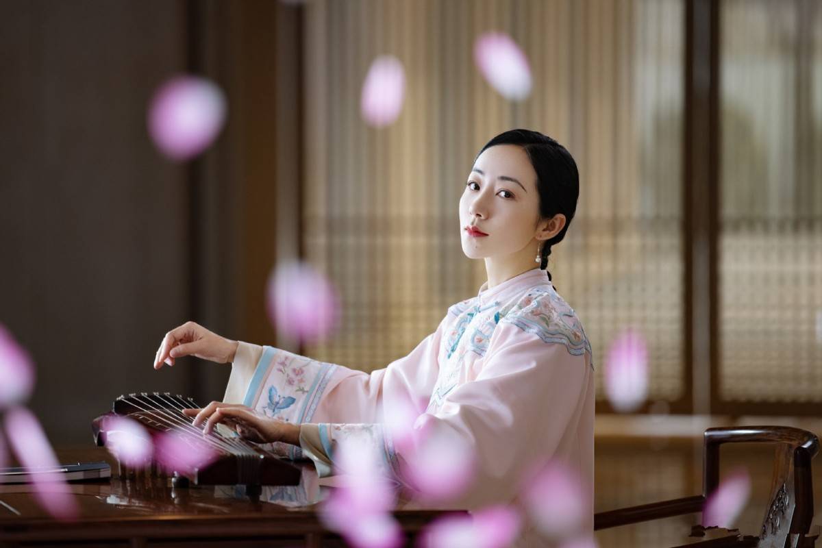 娱乐圈的梅兰竹菊，个个都挺 unconventional，其中一个现在红得发紫