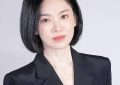 42岁的宋慧乔短发配黑西装，美得不像话，气质依旧超优雅缩略图