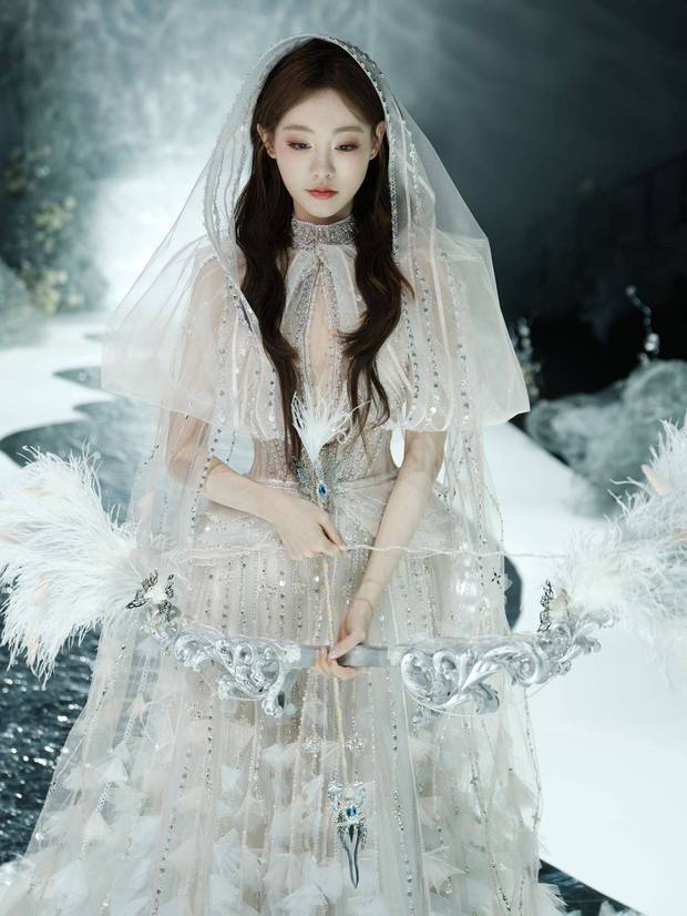 绪丹变身神女，拉弓超帅，一笑全是温柔劲儿