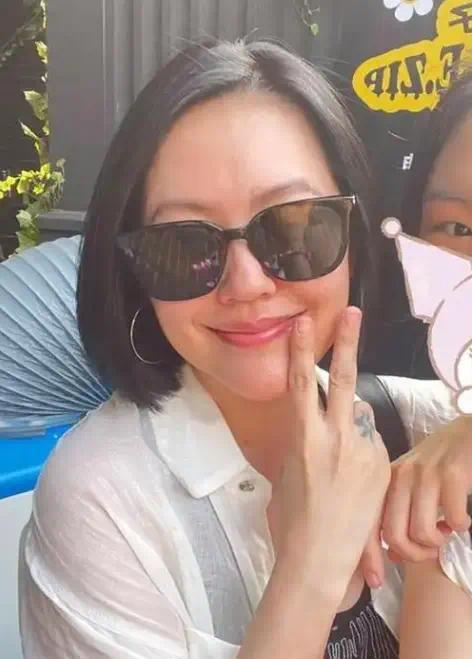 S妈和大孙子合照被晒出！妈妈是徐家大姐，长得超好看，要进娱乐圈吗？
