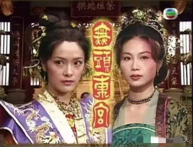 TVB当年的花旦近照曝光，52岁依然美得惊人，豪宅内外都是故事